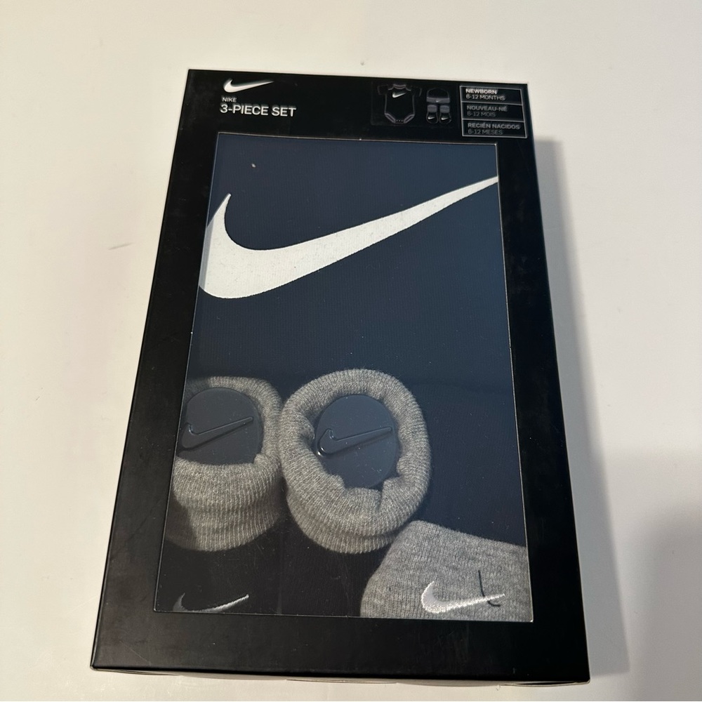Baby Nike Gift Set